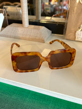 Load image into Gallery viewer, Fashion Sunglasses - Women
