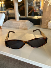 Load image into Gallery viewer, Fashion Sunglasses - Women
